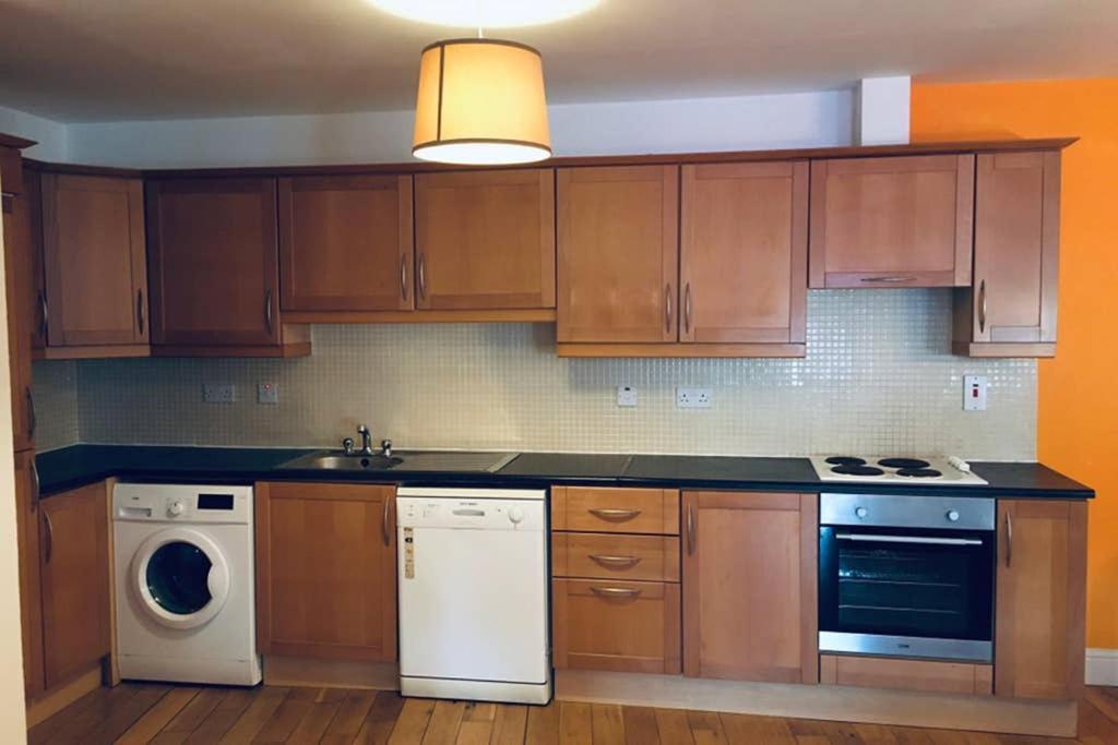 Apartment 4, Clifden Bay Apartments Екстер'єр фото