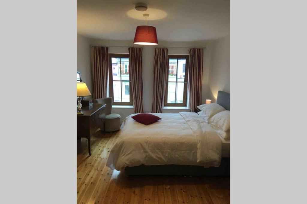 Apartment 4, Clifden Bay Apartments Екстер'єр фото